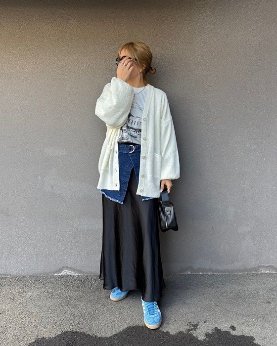 変わり編みVネックBIGカーディガン×しまむらのネイビーの「デニムビスチェ」