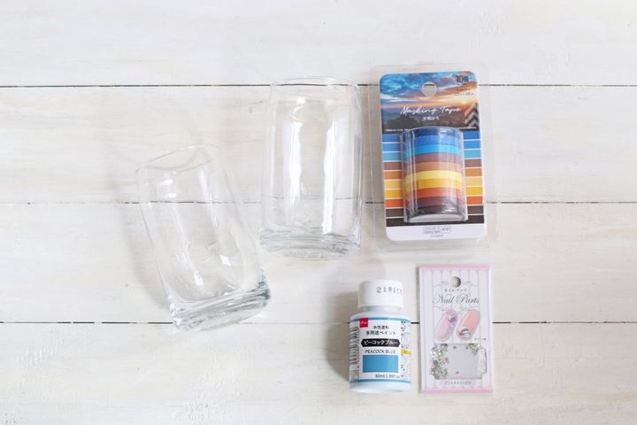 ブルーの花瓶のクラフト材料