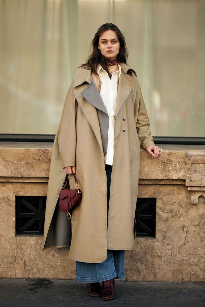 画像: スリットデザインが軽やかな変形トレンチ