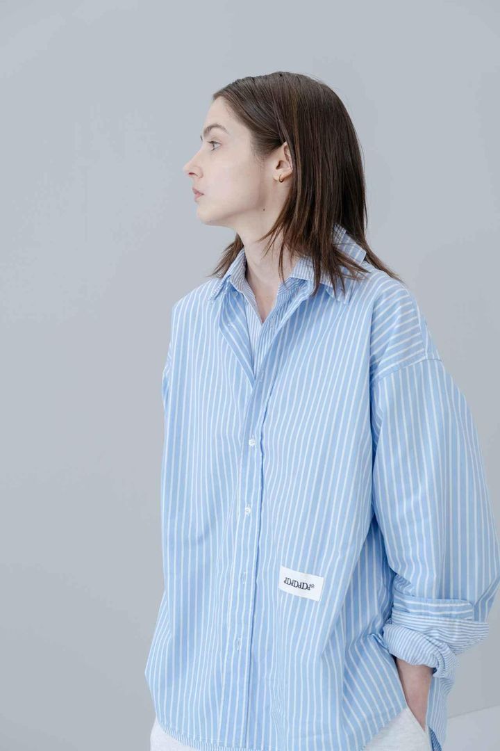 画像: 「COTTON STRIPE LONG-SLEEVE SHIRTS」￥24,200 出典：＋ one off day