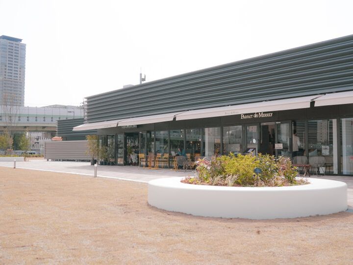 大阪城公園の南側、パフェ専門店「PARFAIT de MERRILY」がカフェに進化し移転リニューアル