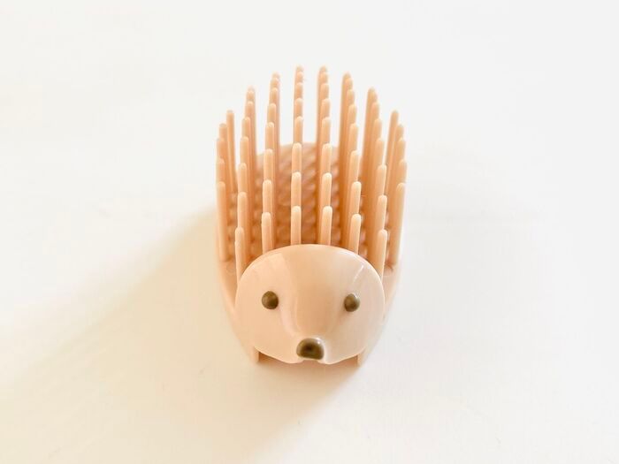 セリア】想像を軽く超えた実用品のハリネズミちゃん「針の部分が  