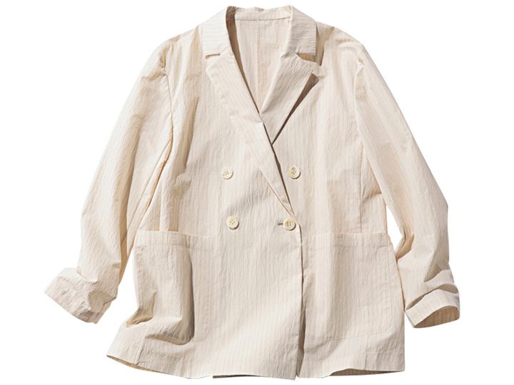 アンフィーロの白ジャケットがキレイめを確約