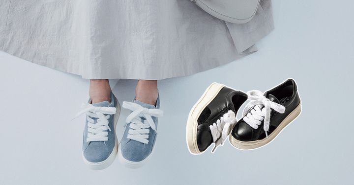 スエードのスニーカーコーデと注目の黒スニーカー