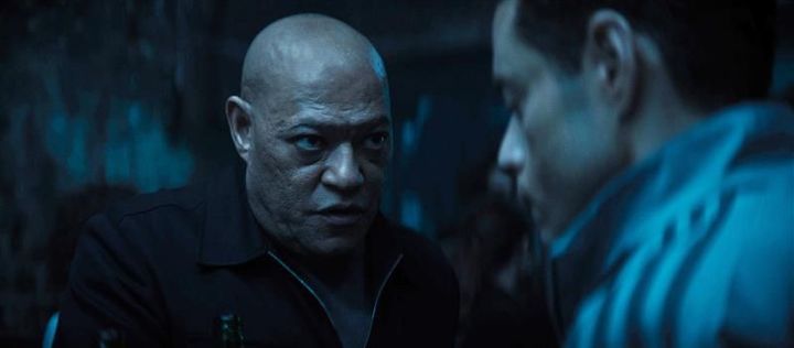 ローレンス・フィッシュバーンが演じるのは、チャーリーに殺しの術を教えるCIA教官ヘンダーソン。