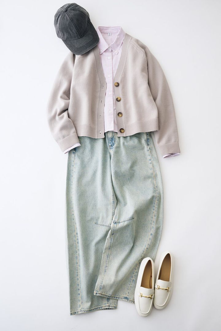 ストライプショートシャツ¥1,990、スポンジニットカーディガン¥2,290、UVカットキャップ¥1,290、ビットローファー¥2,990 ／すべてジーユー