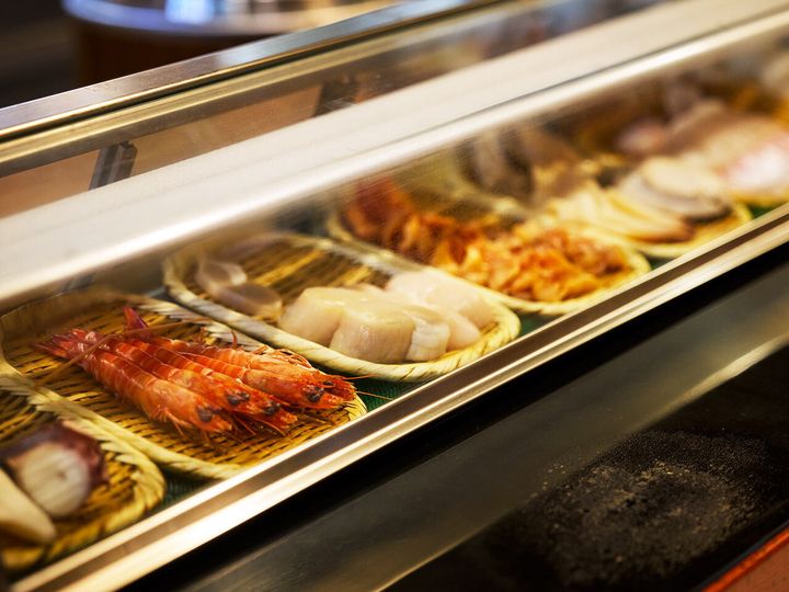 人形町『㐂寿司』のショーケース