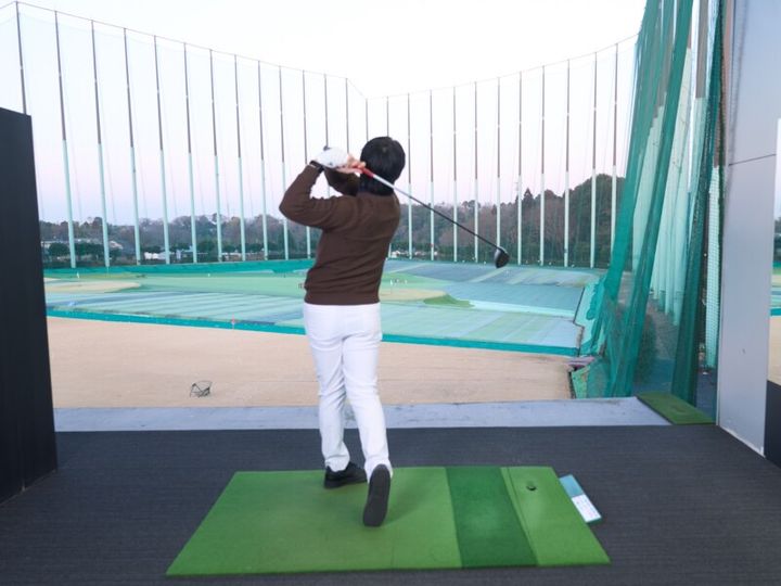 球が曲がるのは“フェース向き”のせい！その理由を人気コーチが解説