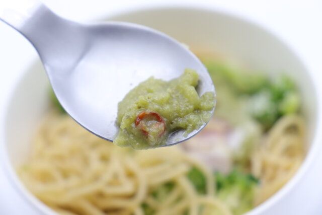 セブン‐イレブンのZENBヌードルブロッコリーペペロンチーノ8