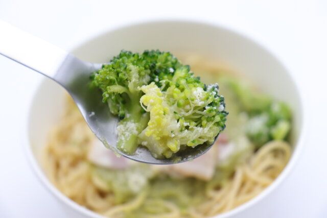 セブン‐イレブンのZENBヌードルブロッコリーペペロンチーノ6