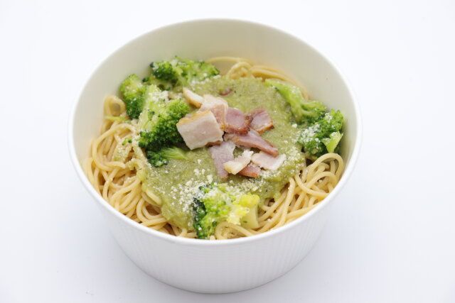 セブン‐イレブンのZENBヌードルブロッコリーペペロンチーノ2