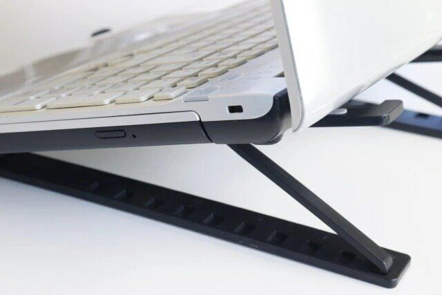 ダイソー 折りたたみ式PC・タブレットスタンド