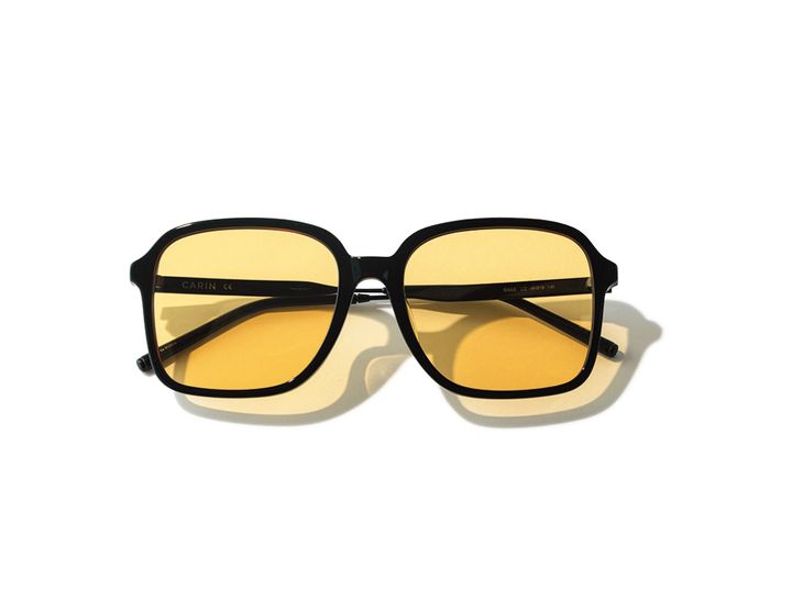 アジアン顔型に最適化されたフィット感と軽さで着け心地も快適なサングラス