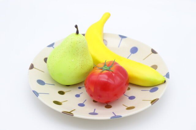 ダイソー ポップ（青）大皿 使用例 フルーツ