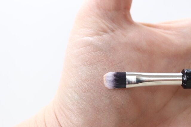 アイシャドウブラシ2typeキャップ付 ブラシ使用例