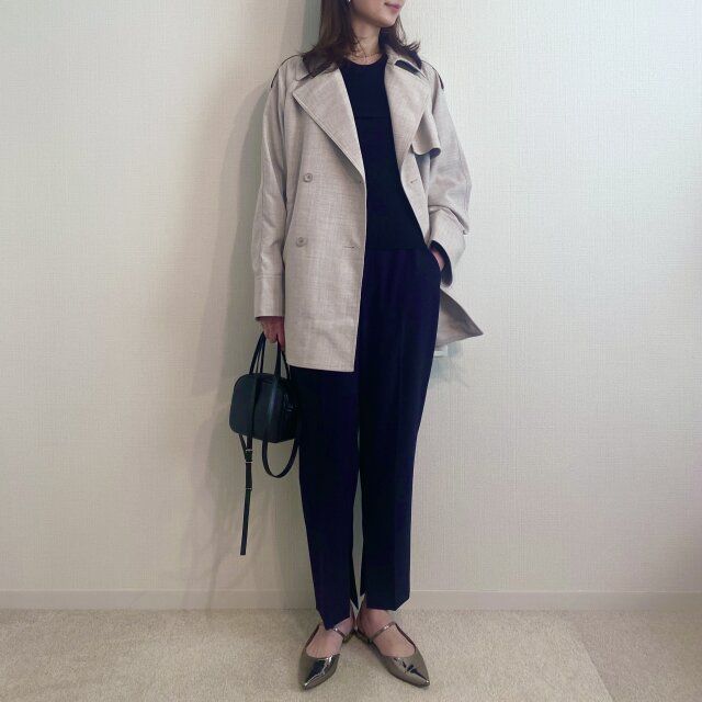 オールネイビーで通勤にも