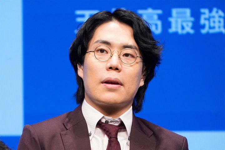 令和ロマンの高比良くるまさん（2024年2月1日、時事通信フォト）