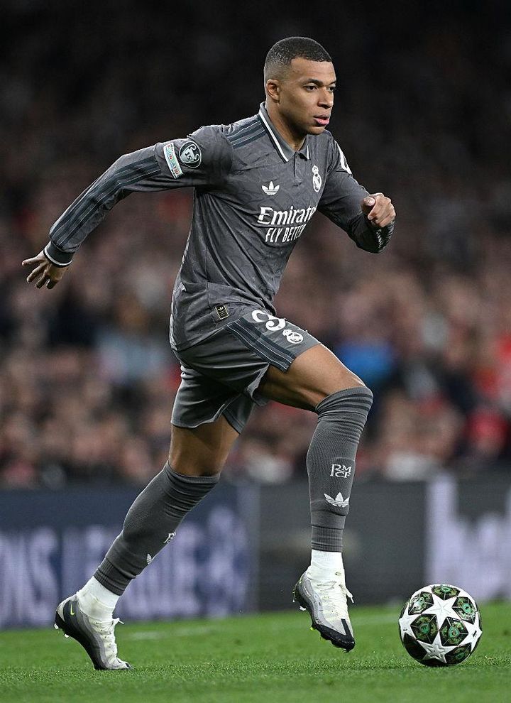 伝説のNIKEスニーカー『エアマックス95』、最新の「サッカースパイク」として登場！国内では4月14日発売予定