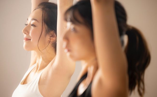 「肩や首がカチコチ」40代の激痛肩凝り。ピラティスで体幹を鍛えてみた結果