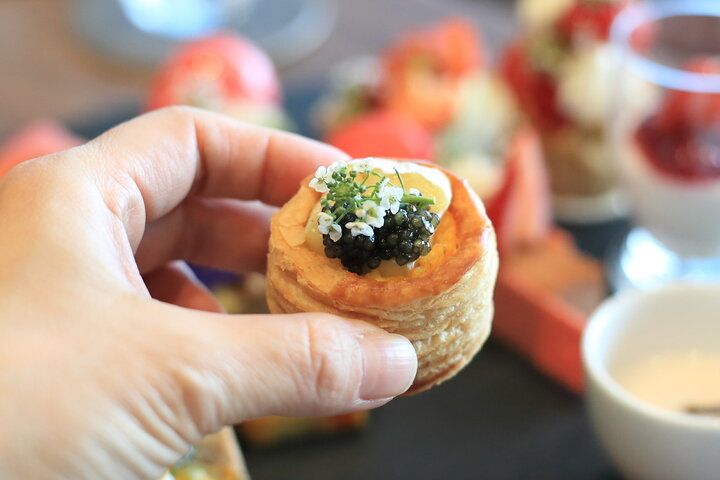 天空の絶景と共にワインやティーとペアリングできる大人のアフタヌーンティー。名古屋・名駅「GRADATIONS」