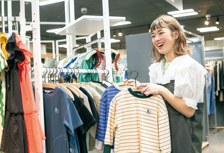 お仕事中の當間美津里さん
