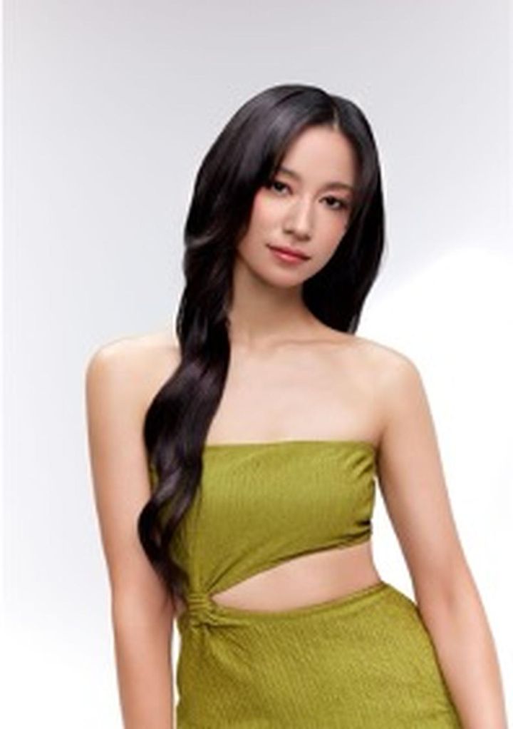 画像: 【iiinalily】ブランドディレクター 高橋ユウ Yu Takahashi 1991年1月19日生まれ、滋賀県出身 モデル・タレント 『Cawaii!』の専属モデル後、『仮面ライダーキバ』、ミュージカル『美少女戦士セーラームーン』シリーズなどで女優としても活躍。 2018年にK-1元世界王者のト部弘嵩選手と結婚し、現在は二児の母として子育てと仕事を両立している。 バラエティー番組等に多数出演するほか、コメンテーターやYouTubeでも活躍中。