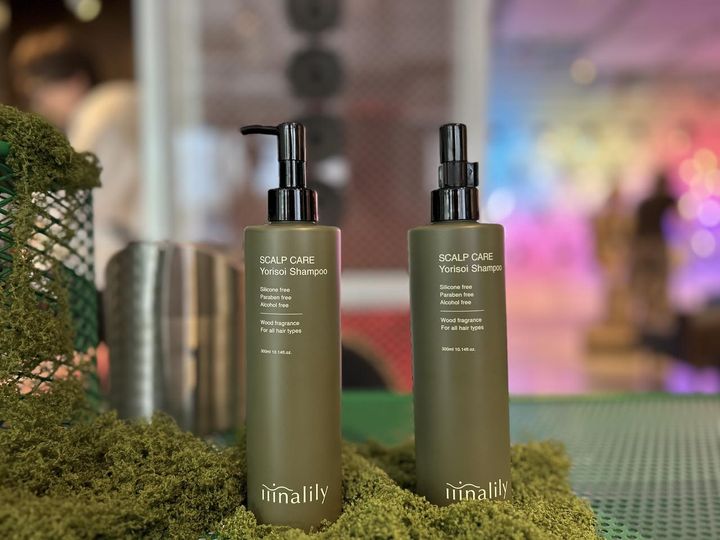 画像: 【イナリリー】ヨリソイシャンプー¥3,080 ※自然由来の洗浄成分：スルホコハク酸ラウレス２Ｎａ、ココイルイセチオン酸Ｎａ、コカミドＭＩＰＡ、ココイルグリシンＫ、ココベタイン、ヤシ油アルキルグルコシド、ココイルメチルタウリンＮａ、ラウリン酸ＰＧ、ココイルリンゴアミノ酸Ｎａ、ラウリルヒドロキシスルタイン、ココアンホジ酢酸２Ｎａ（すべて洗浄成分）※ヨリソイコンプレックス：加水分解ケラチン、ツバキ種子油、ビオチン、サリチル酸、クララ根エキス（すべて毛髪補修成分） iiinalily.com