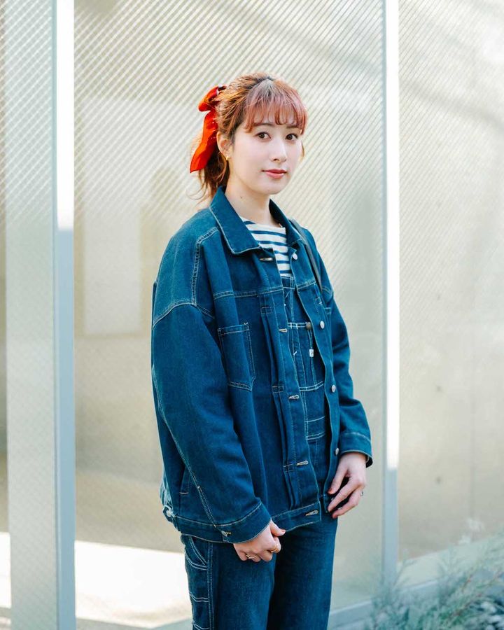 春の“デニムジャケット”スタイル5選。人気アイテムのお洒落な着こなし方は？【TOKYO SNAP】