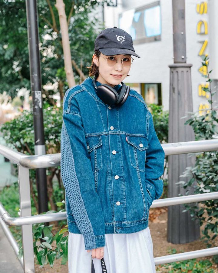 春の“デニムジャケット”スタイル5選。人気アイテムのお洒落な着こなし方は？【TOKYO SNAP】