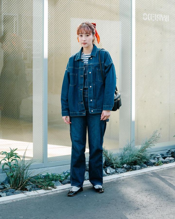春の“デニムジャケット”スタイル5選。人気アイテムのお洒落な着こなし方は？【TOKYO SNAP】