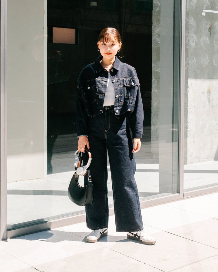 春の“デニムジャケット”スタイル5選。人気アイテムのお洒落な着こなし方は？【TOKYO SNAP】