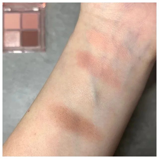 アンド バイ ロムアンド（&nd by rom&nd）メロウパレット 【PK01 ローズフォグ】をスウォッチ