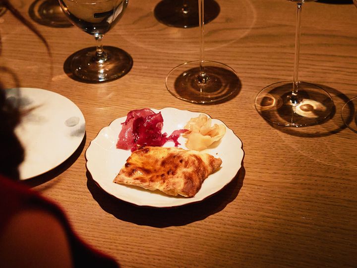 「鮨本田」の加水率110％のピッツァ