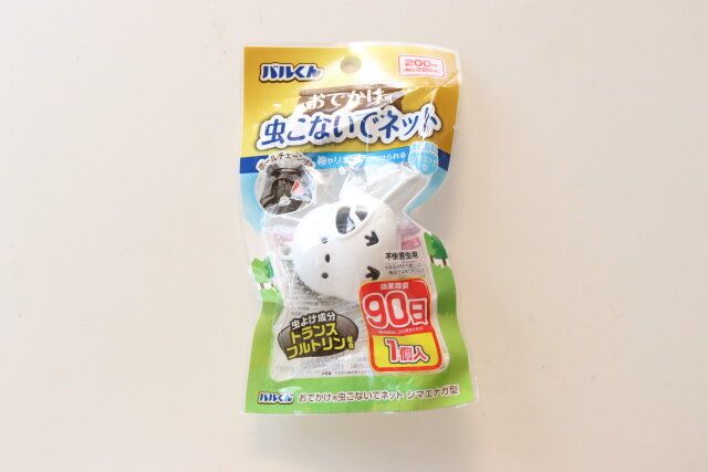 ダイソーのバルくん おでかけ用 虫こないでネット シマエナガ型のパッケージ