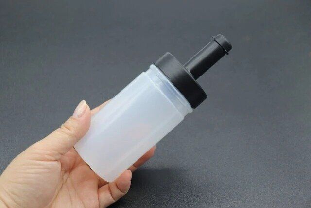 ダイソーの丸型フィルター付オイルボトル