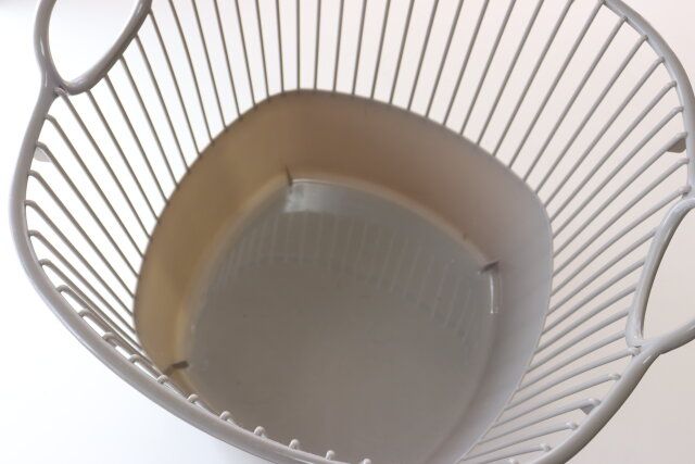 ダイソーの大きい取っ手付 デザインバスケット
