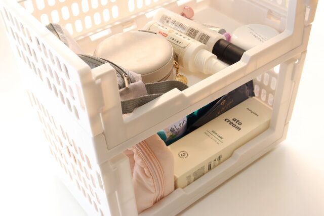 ダイソーのクローゼット収納ケース（33.7cm×20.2cm×18.5cm）をスタッキングする