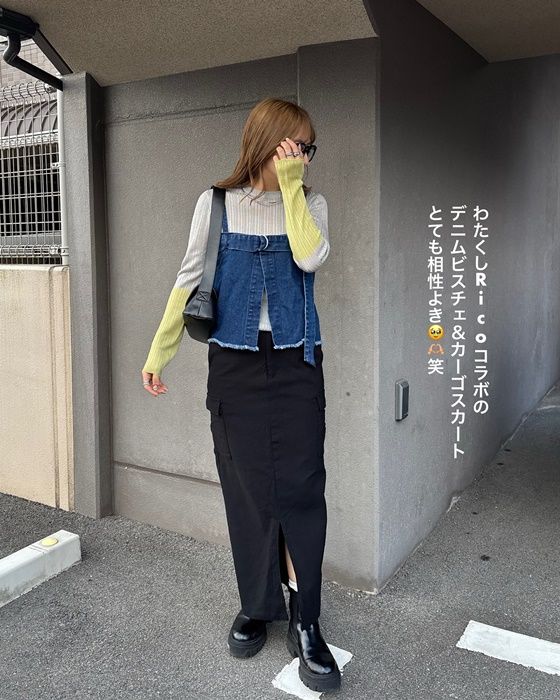 配色シアーリブプルオーバー×しまむらのネイビーの「デニムビスチェ」