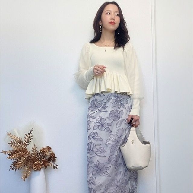 しまむら「チュールペプラムニットプルオーバー」