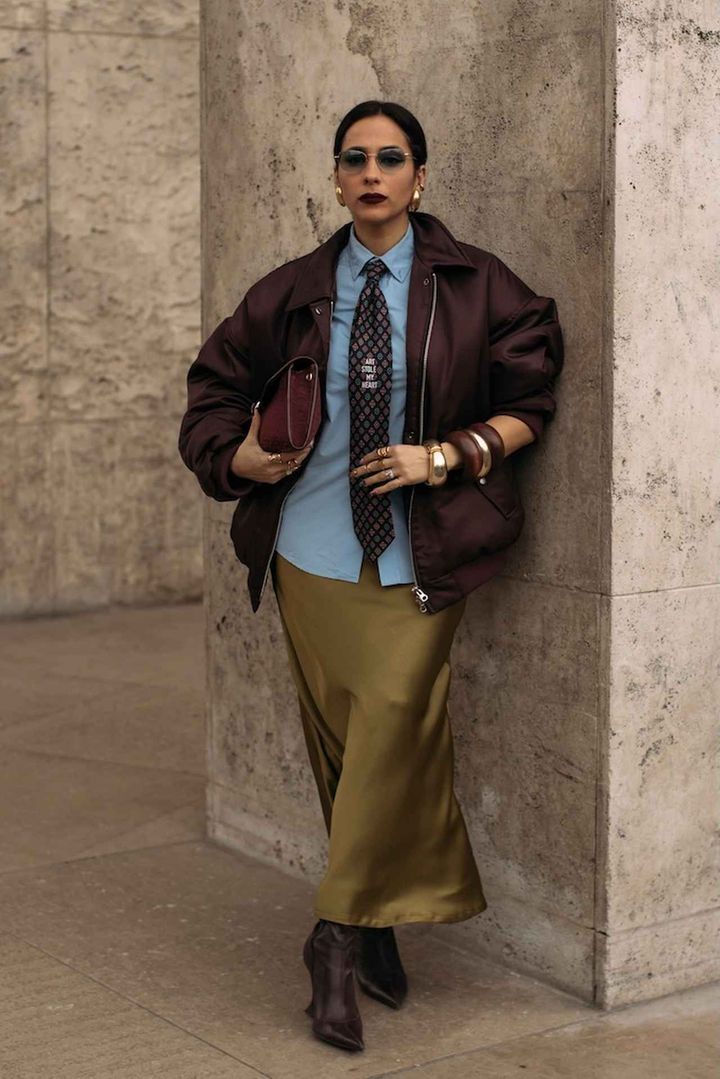 画像: フォーマルなタイはオーバーサイズのブルゾンで着崩す