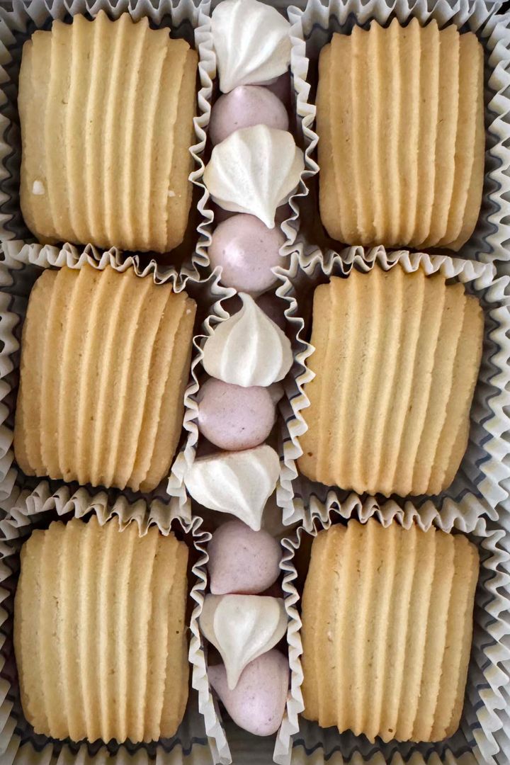 お取り寄せスイーツ2025◎ 母の日ギフトにもおすすめ、かわいいチーズクッキー缶【ささやかですてきなもの 大谷有紀 vol.231】