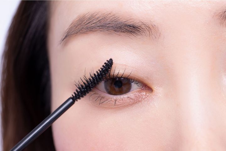 ２.マスカラもまつ毛全体＋毛先に繊維を足す塗り方で