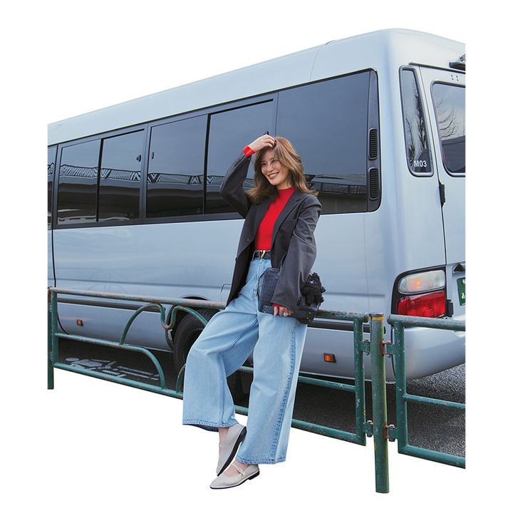 ゆるジャケットを羽織るだけでキレイめデニムコーデの完成