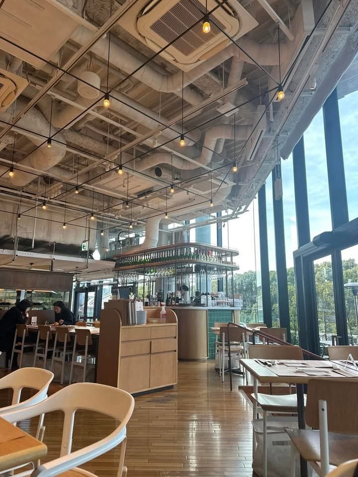 イタリアンレストラン「イータリー」の店内