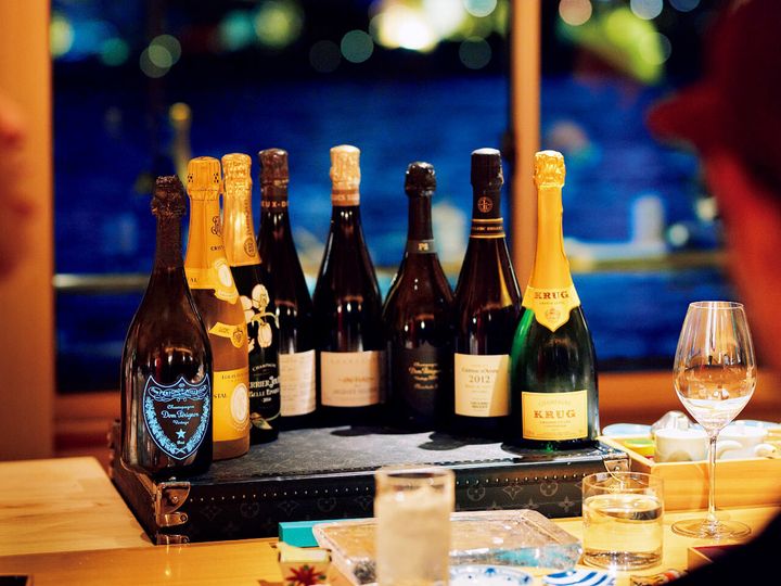 『屋形船 鮨尚充』で提供されるシャンパン