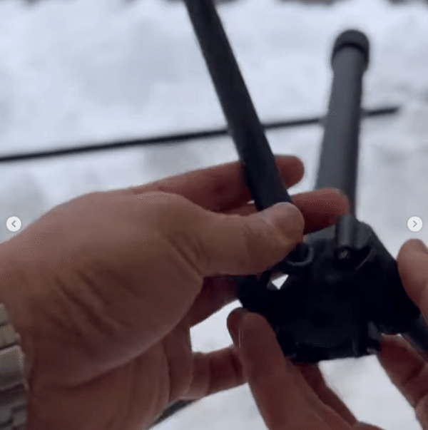 新発想！地面に刺して使える!?話題のテーブルがアウトドアで大活躍！