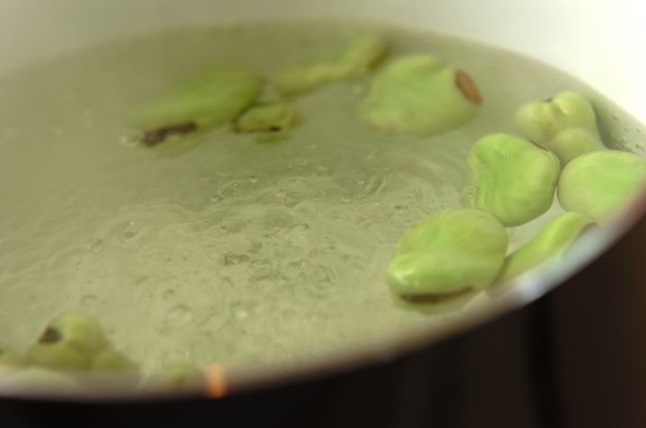 ほくほく塩ゆでソラ豆の作り方1