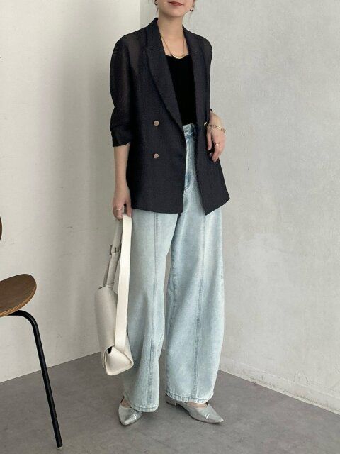 テーラードジャケットコーデ2