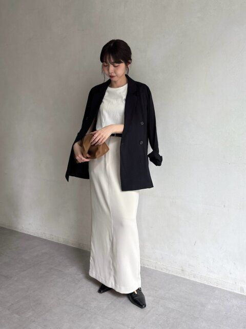 テーラードジャケットコーデ4