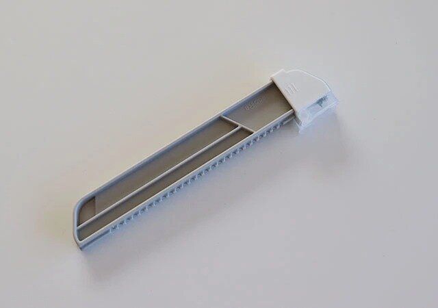 ダイソーの段ボールサイズ調整カッター1